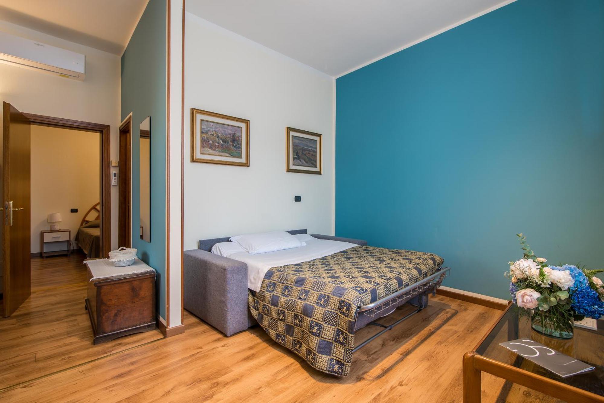 Hotel Porta Del Sole Сояно-дель-Лаґо Екстер'єр фото