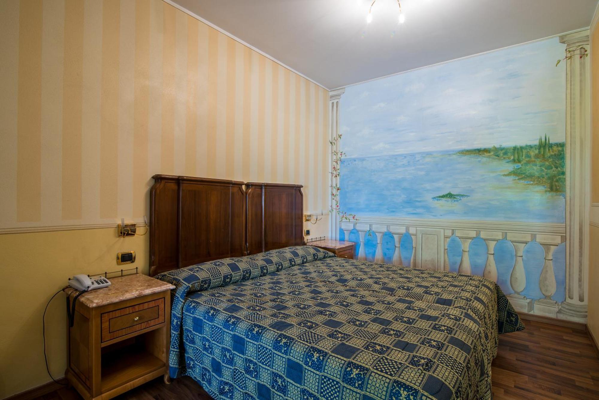 Hotel Porta Del Sole Сояно-дель-Лаґо Екстер'єр фото