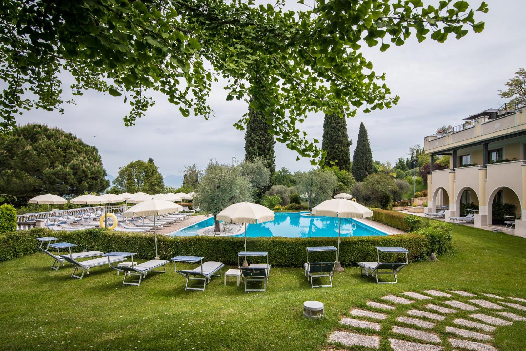 Hotel Porta Del Sole Сояно-дель-Лаґо Екстер'єр фото