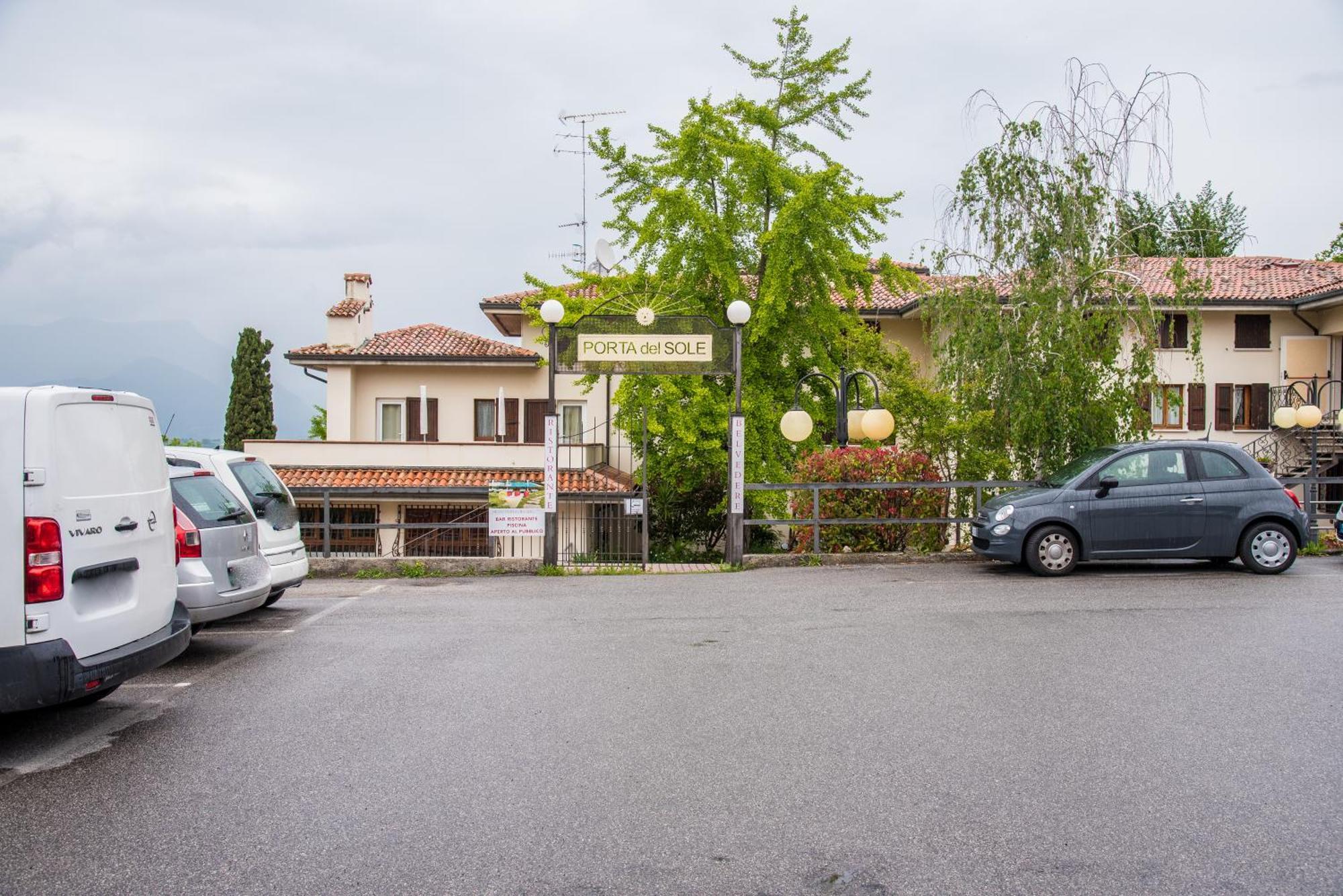 Hotel Porta Del Sole Сояно-дель-Лаґо Екстер'єр фото