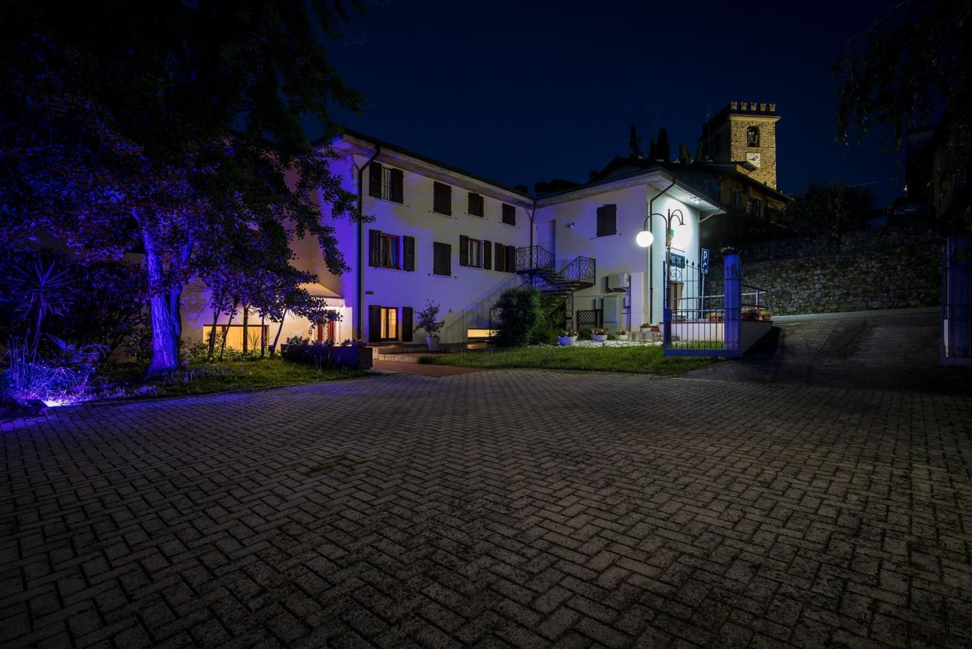 Hotel Porta Del Sole Сояно-дель-Лаґо Екстер'єр фото