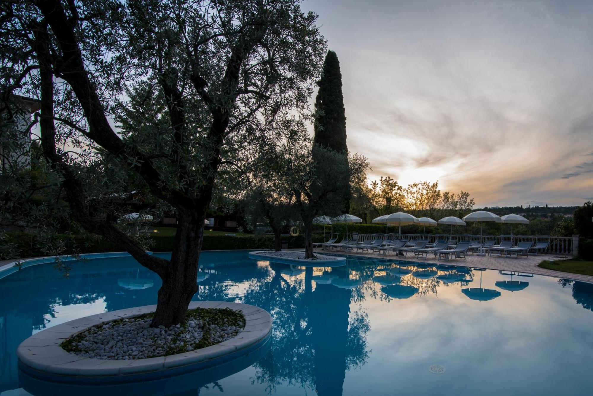 Hotel Porta Del Sole Сояно-дель-Лаґо Екстер'єр фото