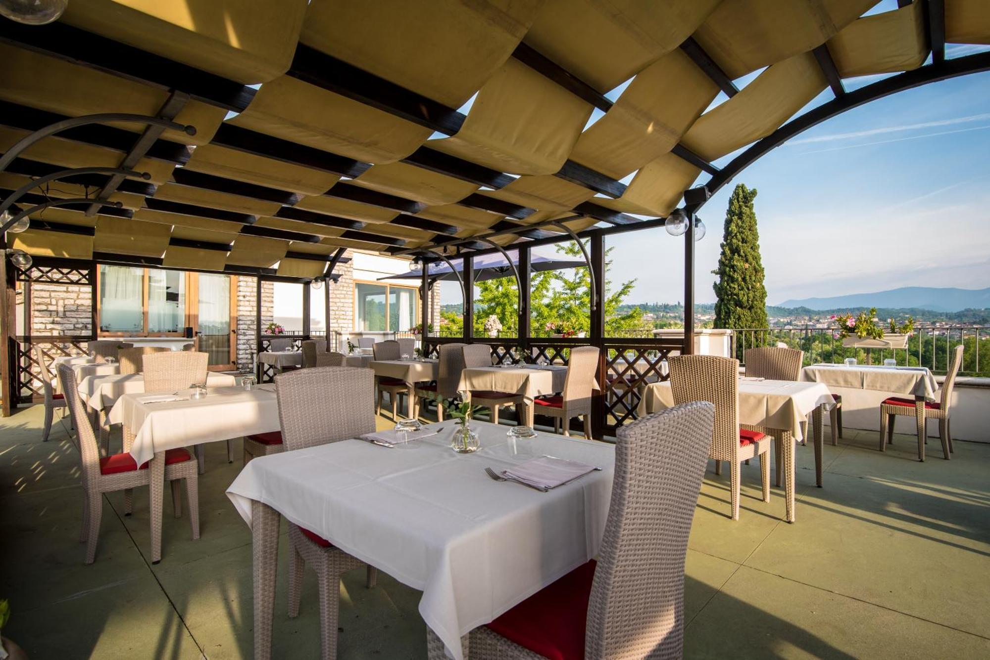 Hotel Porta Del Sole Сояно-дель-Лаґо Екстер'єр фото