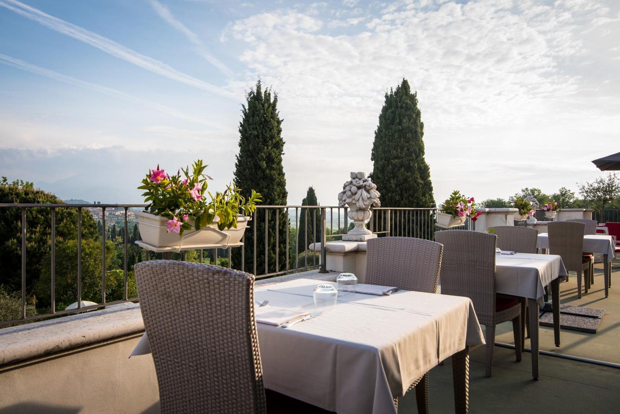 Hotel Porta Del Sole Сояно-дель-Лаґо Екстер'єр фото